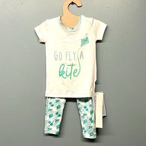 Kickee pants short sleeve windy day kites